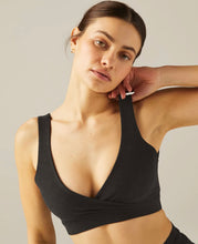 Load image into Gallery viewer, Beyond Yoga Spacedye Crossover Bra in Darkest Night SD8303
